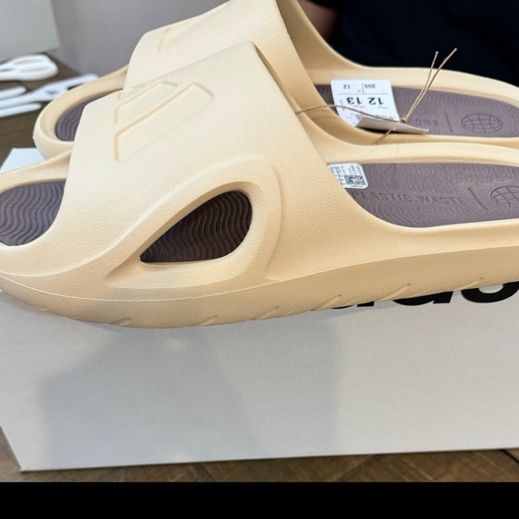 Adidas Adicane Slide - Picture 3 of 4